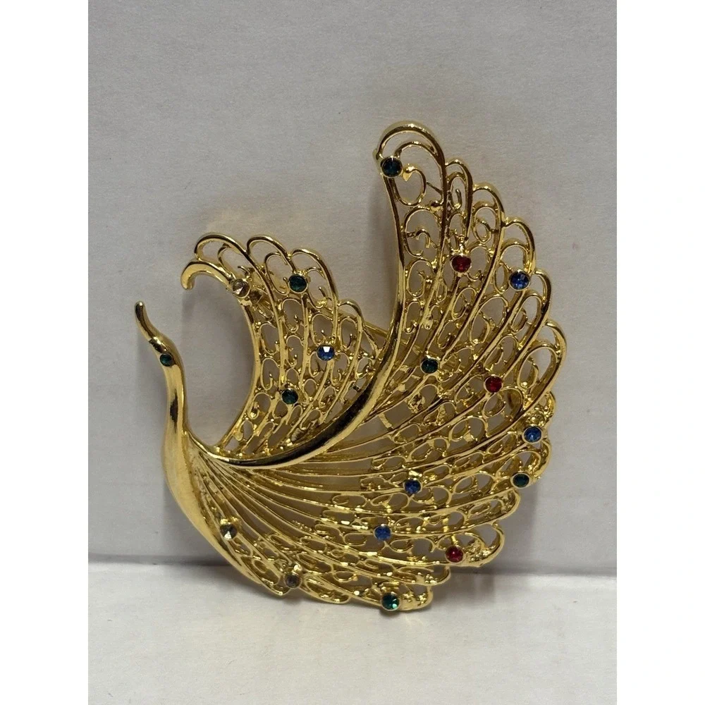 Swan Rhinestone Gold Tone Bird Brooch‎ Pin Vintage 2 Inches Delicate Elegant